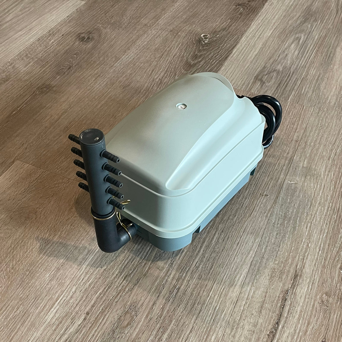 Super Quiet Air Pump, 35L/min with 10 Outlet Manifold Adapter Artisun