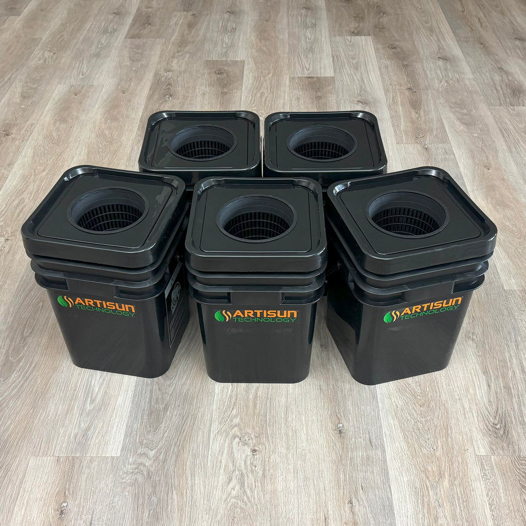 Image of 8 gallon hydroponic bucket with lid and net pot for DWC hydro kits