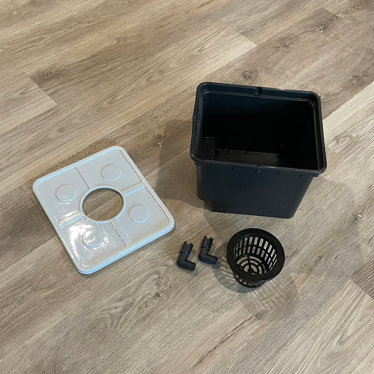 Dutch Bato Buckets for DIY Hydroponic Systems with Lids & Net Pots